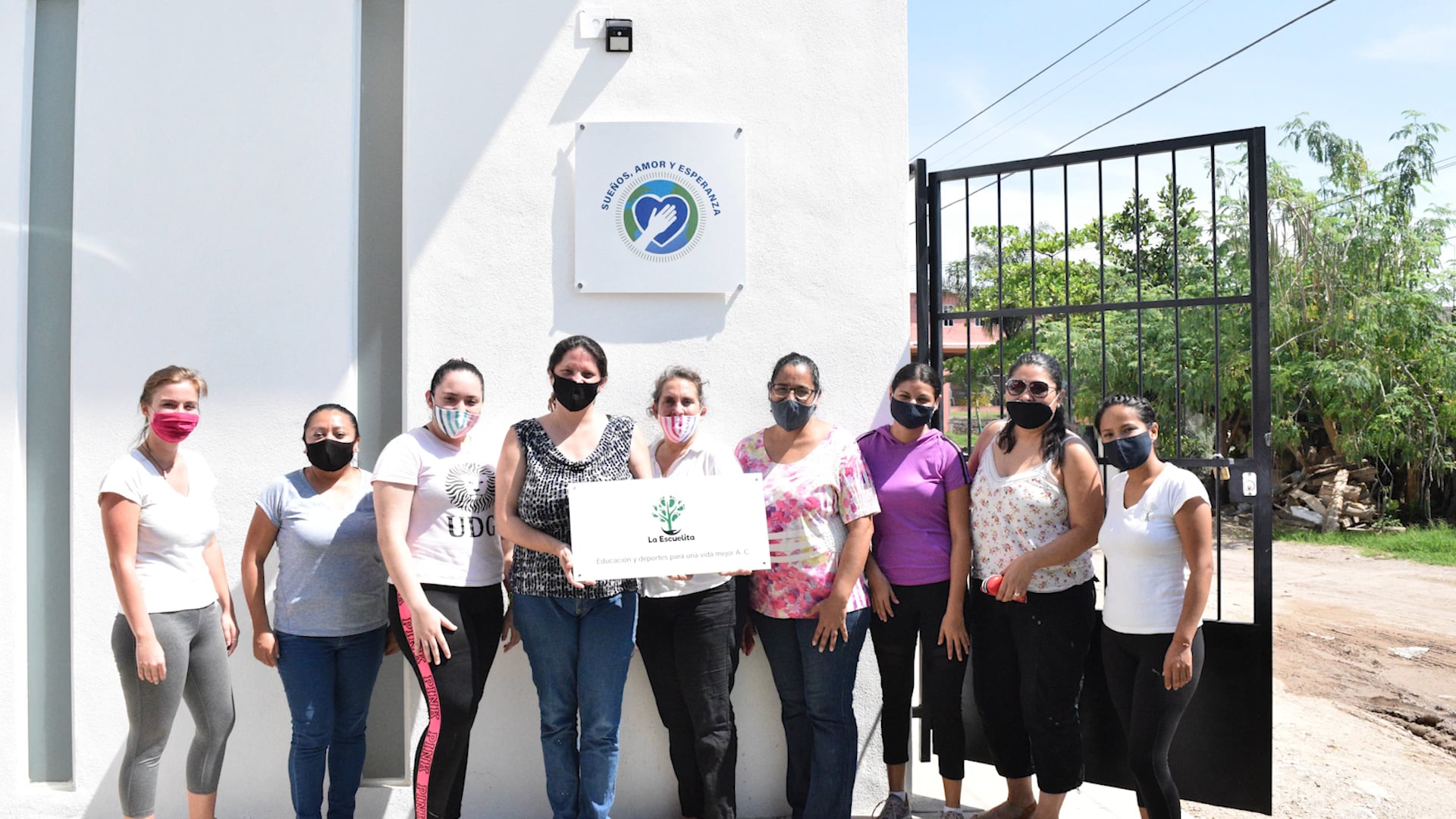 1194214283-bb8a4ac5eeab644a78a62396c421b881fd72bfc74d7c3c232b22fcaefeec1ba4-d